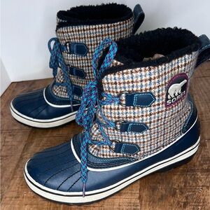 Sorel Navy and Brown Winter Boots